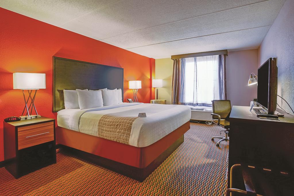 Holiday Inn & Suites Philadelphia-Runnemede/Exit 3-New Jersey Turnpike Eksteriør bilde